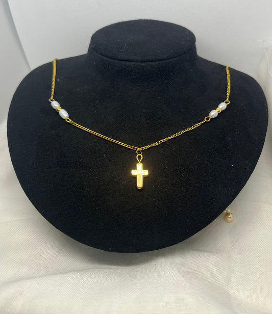 Collier croix chrétienne